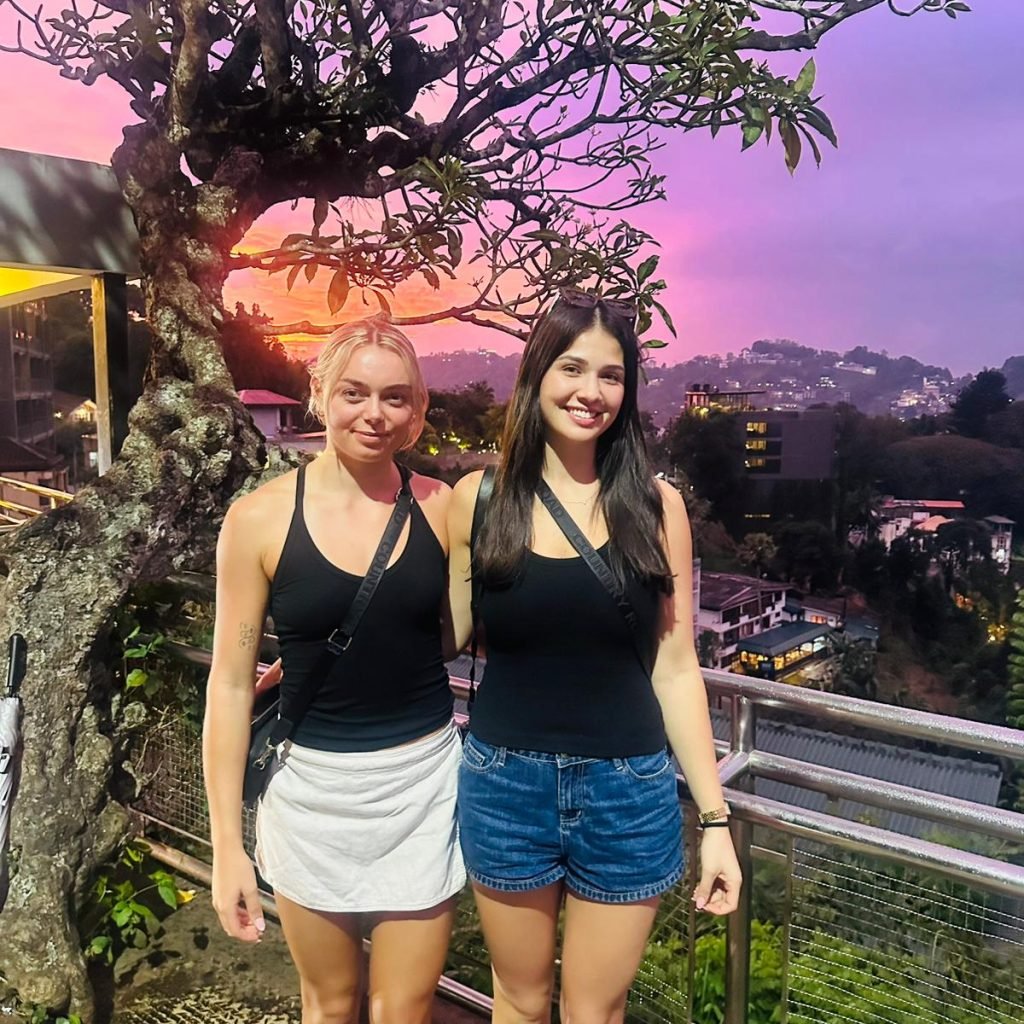 Jara& aisha - Australia (2)